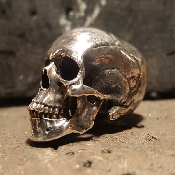 New anatomical skull pendant